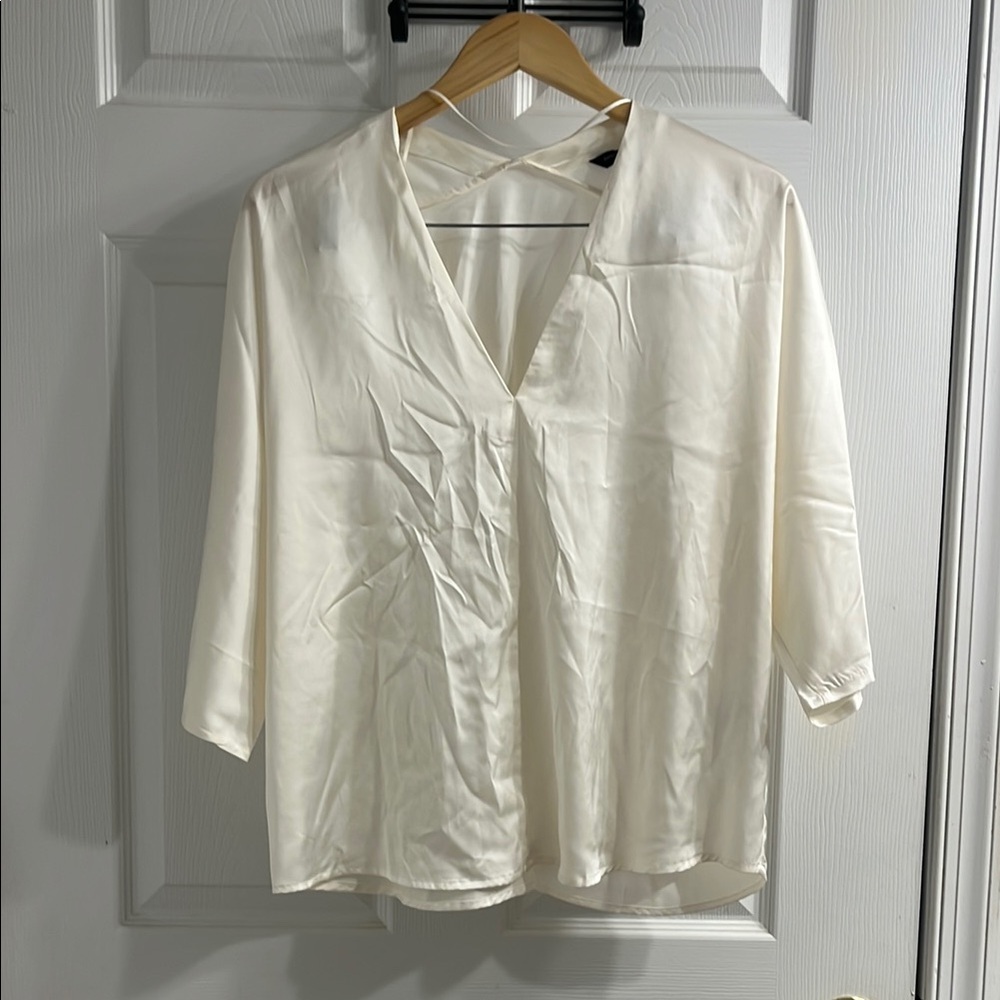 Banana Republic Cream 3/4 Sleeve Blouse with Mandarin Collar